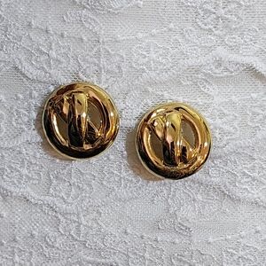 Vintage Gold Toned Round with Criss-cross Lattice Design Clip-on Earrings